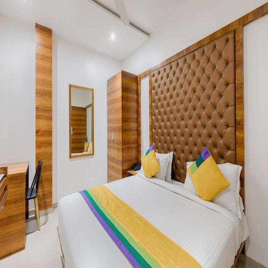 Hotel Riva International Goregaon- Near Nesco Мумбаи Экстерьер фото