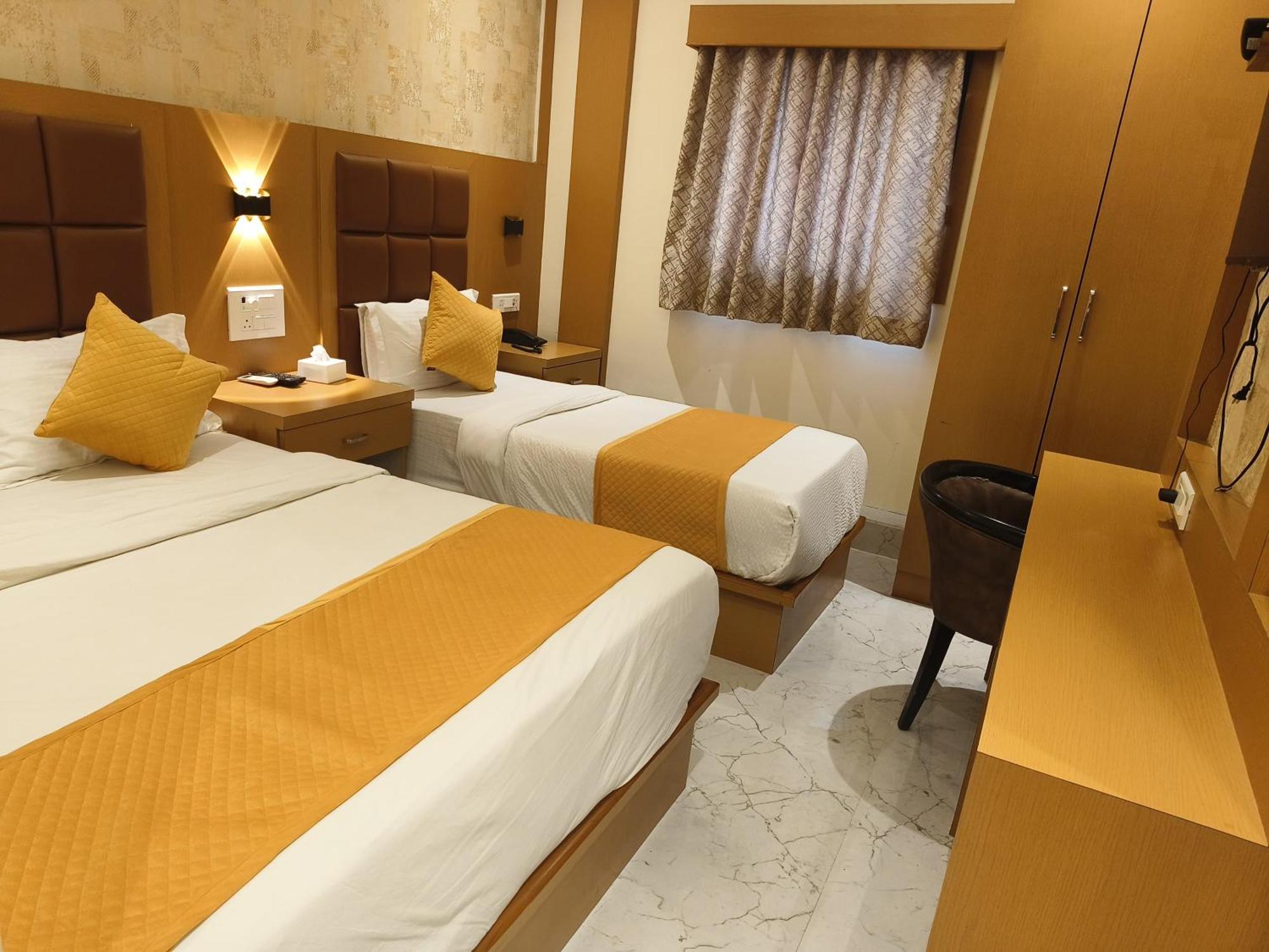 Hotel Riva International Goregaon- Near Nesco Мумбаи Экстерьер фото