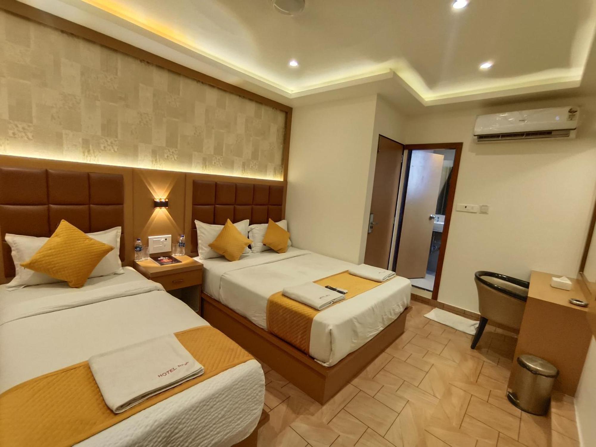 Hotel Riva International Goregaon- Near Nesco Мумбаи Экстерьер фото