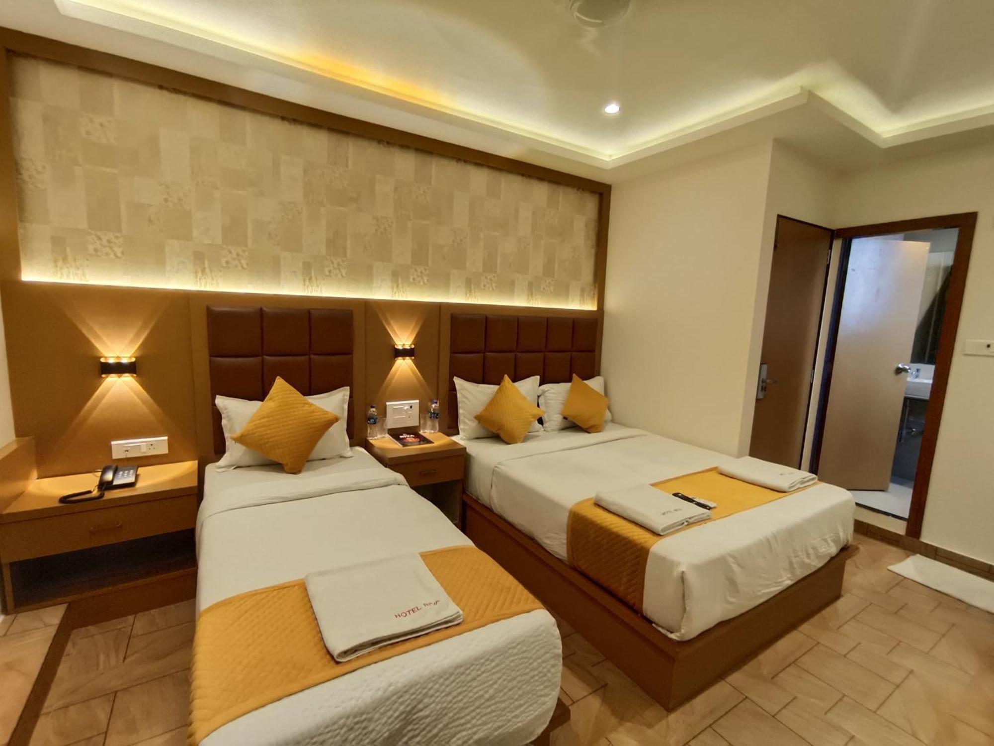 Hotel Riva International Goregaon- Near Nesco Мумбаи Экстерьер фото