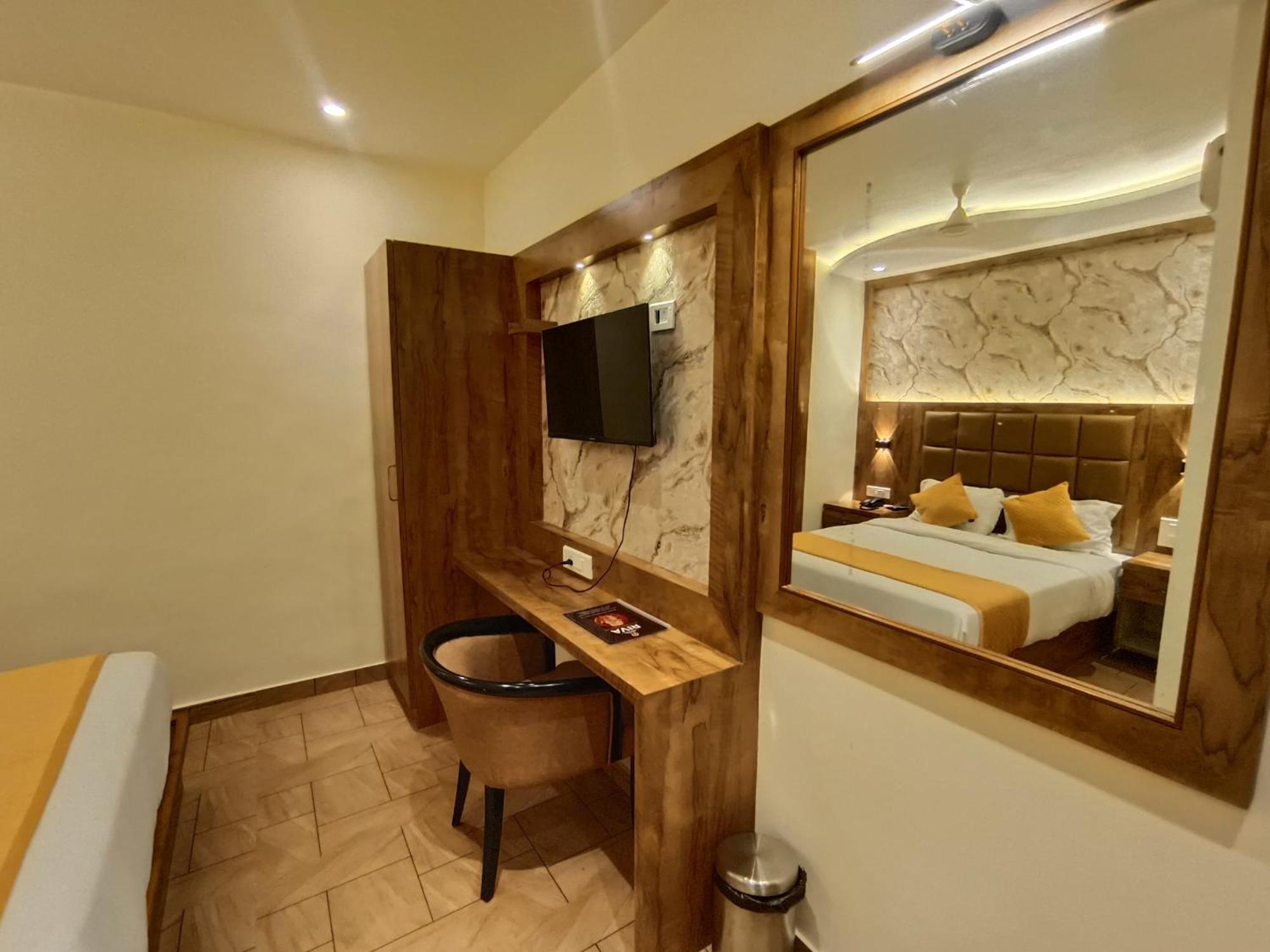 Hotel Riva International Goregaon- Near Nesco Мумбаи Экстерьер фото